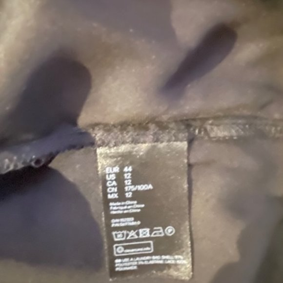 Black H&M Camisole with lace trim - size 12 - Picture 6 of 8